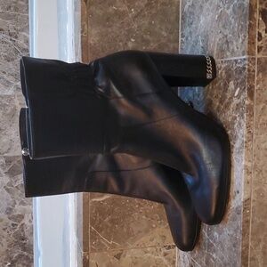 Michael Kors Boots sz 9M, black